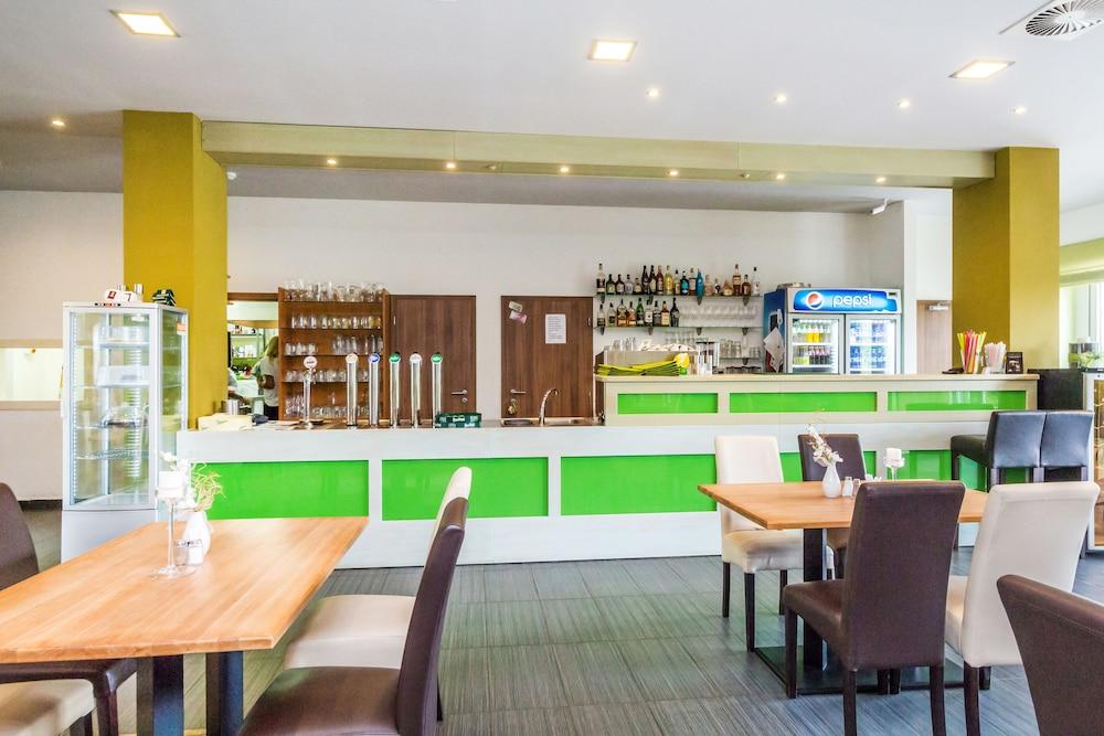 Nad Královnou Hotel&restaurant 3* Praha