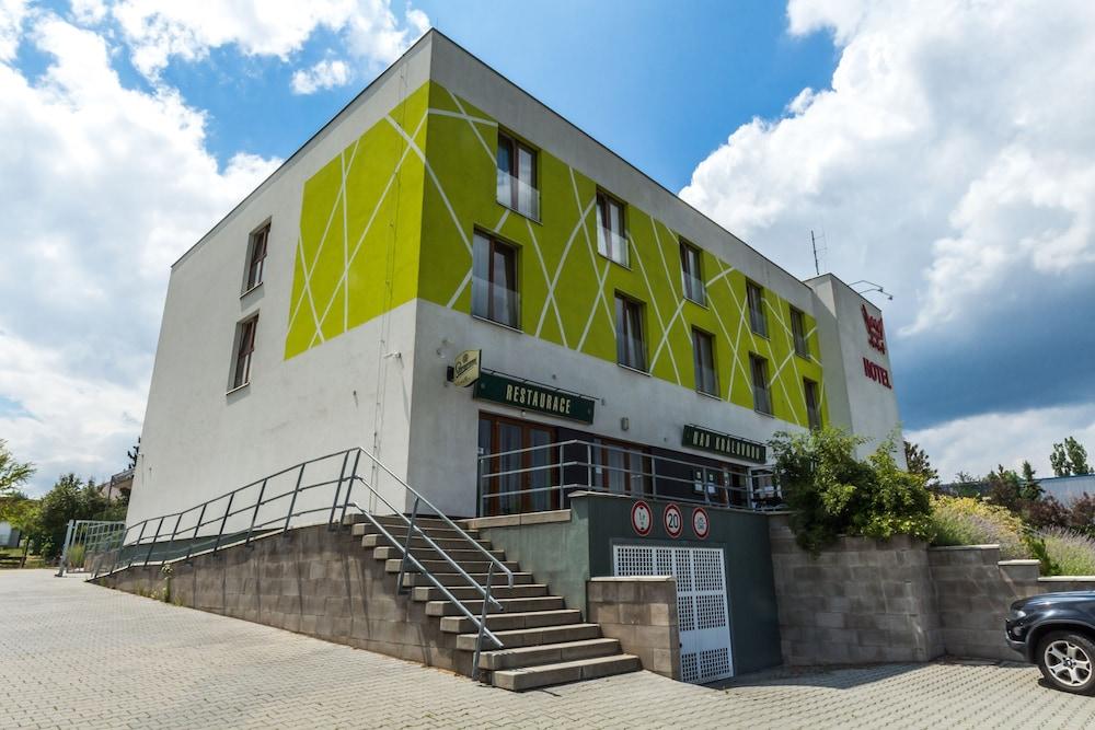 Nad Královnou Hotel&restaurant Hotel