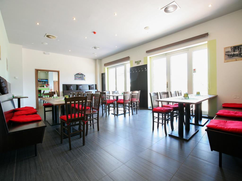 Hotel Nad Královnou Hotel&restaurant